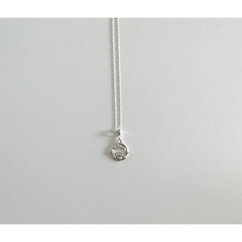 925 Marked Sterling Silver Irish‎ Claddagh Triquetra Pendant Necklace